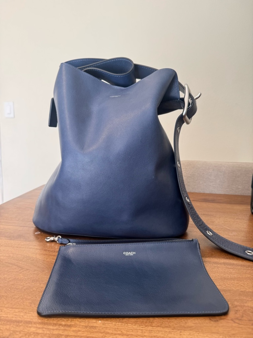 COACH Bleecker 36 Bucket in NAVY with detachable pouch